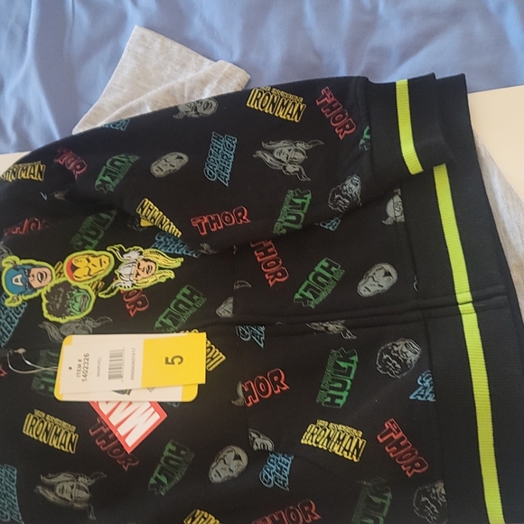 2 piece Marvel Wear for Kids - Picture 3 of 3